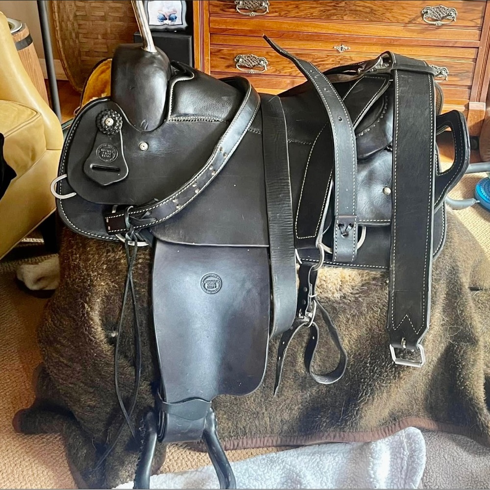 Trick Riding Saddle - Picture 7 of 10
